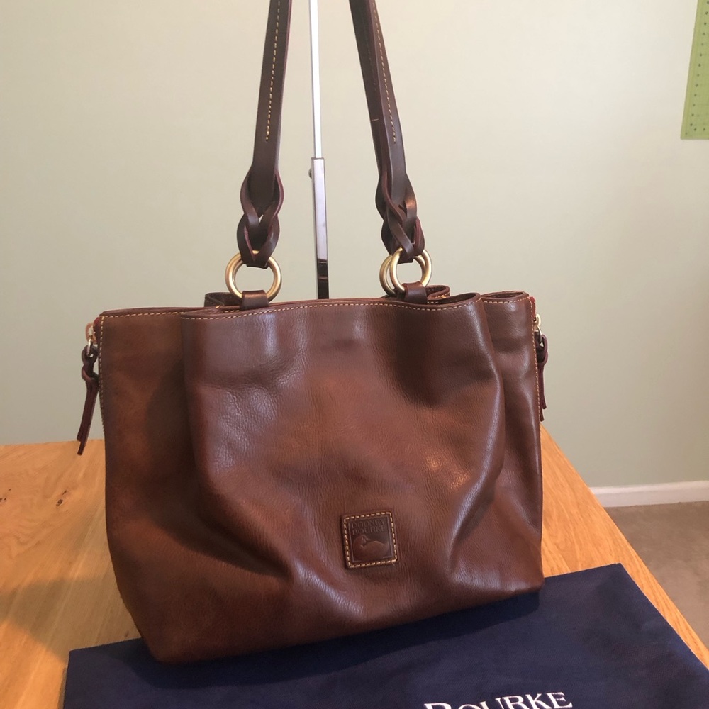 Dooney & Bourke Florentine Large Zip Barlow